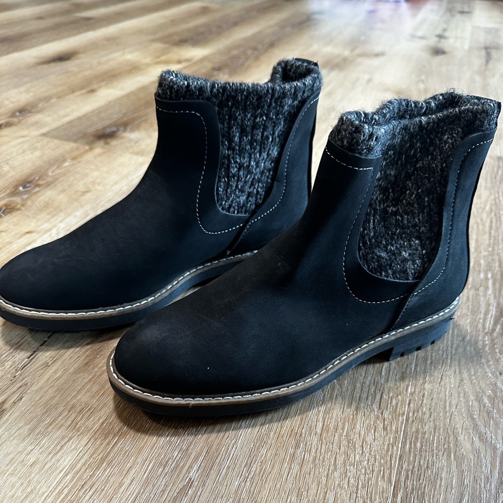 Black short Arizona booties